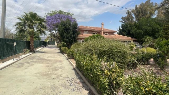 7 sypialnia Willa na sprzedaż w Callosa de Segura z basenem garażem - 569 000 € (Ref: 9861896)