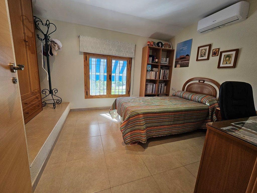 4 sovrum Finca/Hus på landet till salu i Monforte del Cid med pool - 319 000 € (Ref: 9876471)