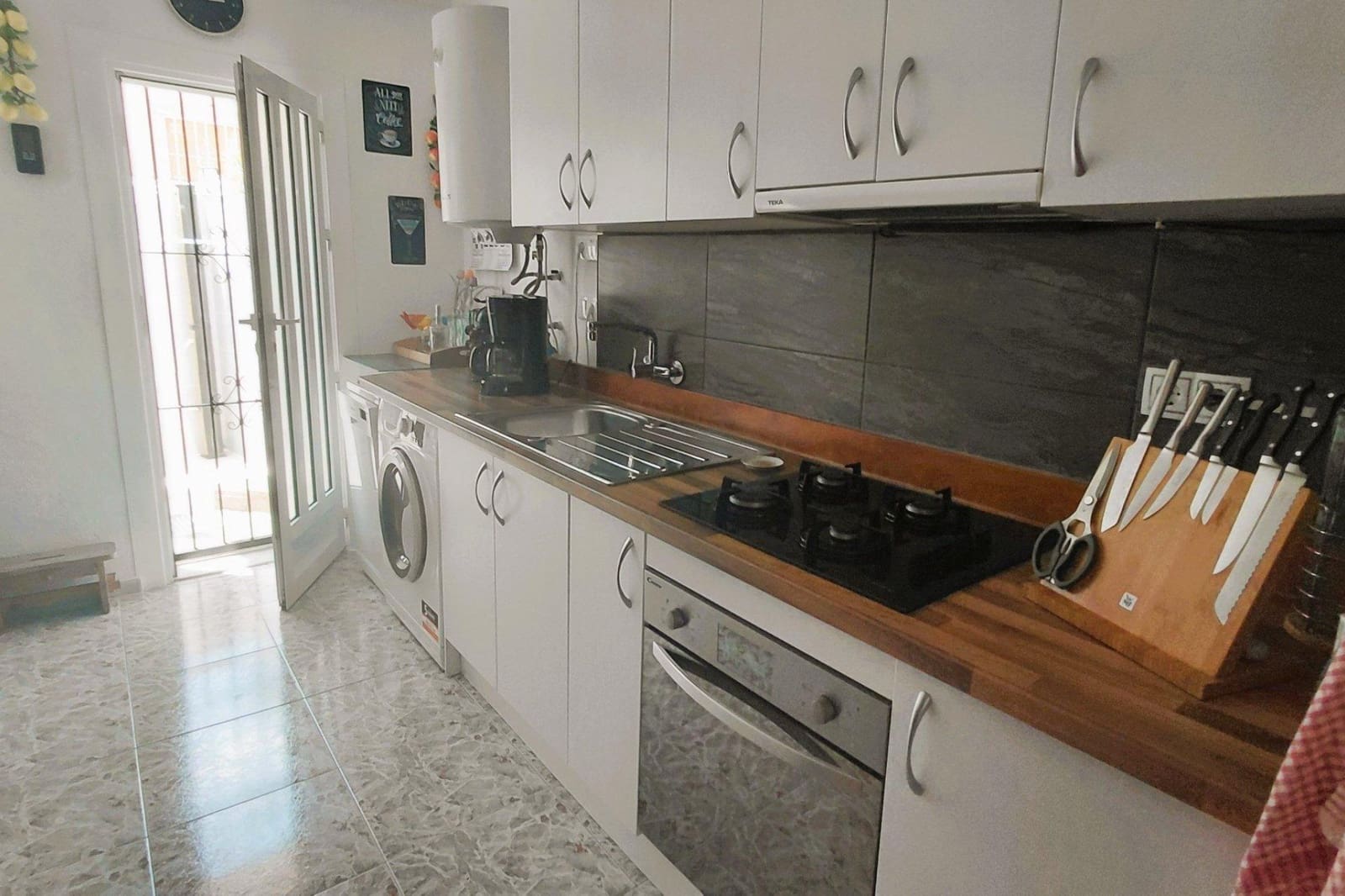 3 Zimmer Villa zu verkaufen in San Fulgencio mit Garage - 245.000 € (Ref: 9881968)