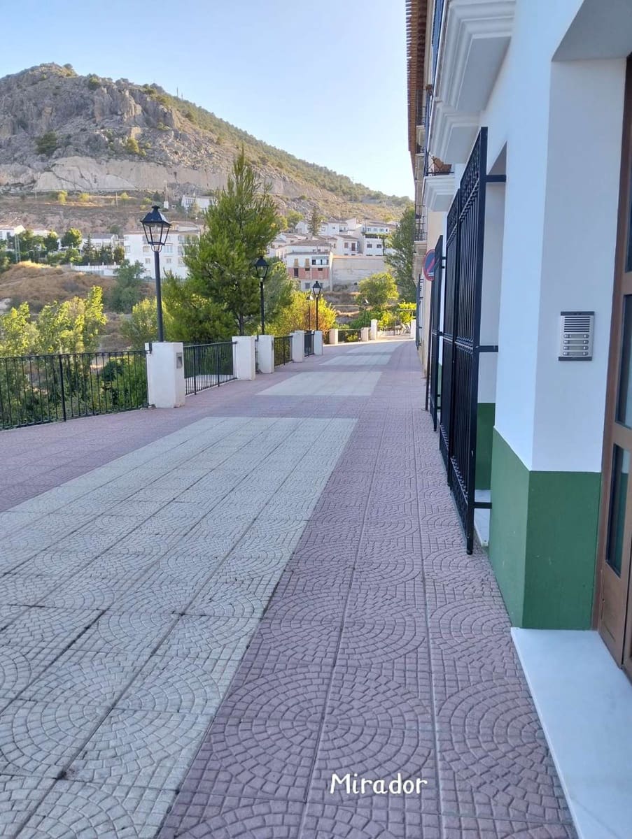 3 bedroom Apartment for sale in Velez-Blanco with garage - € 140,000 (Ref: 10036360)