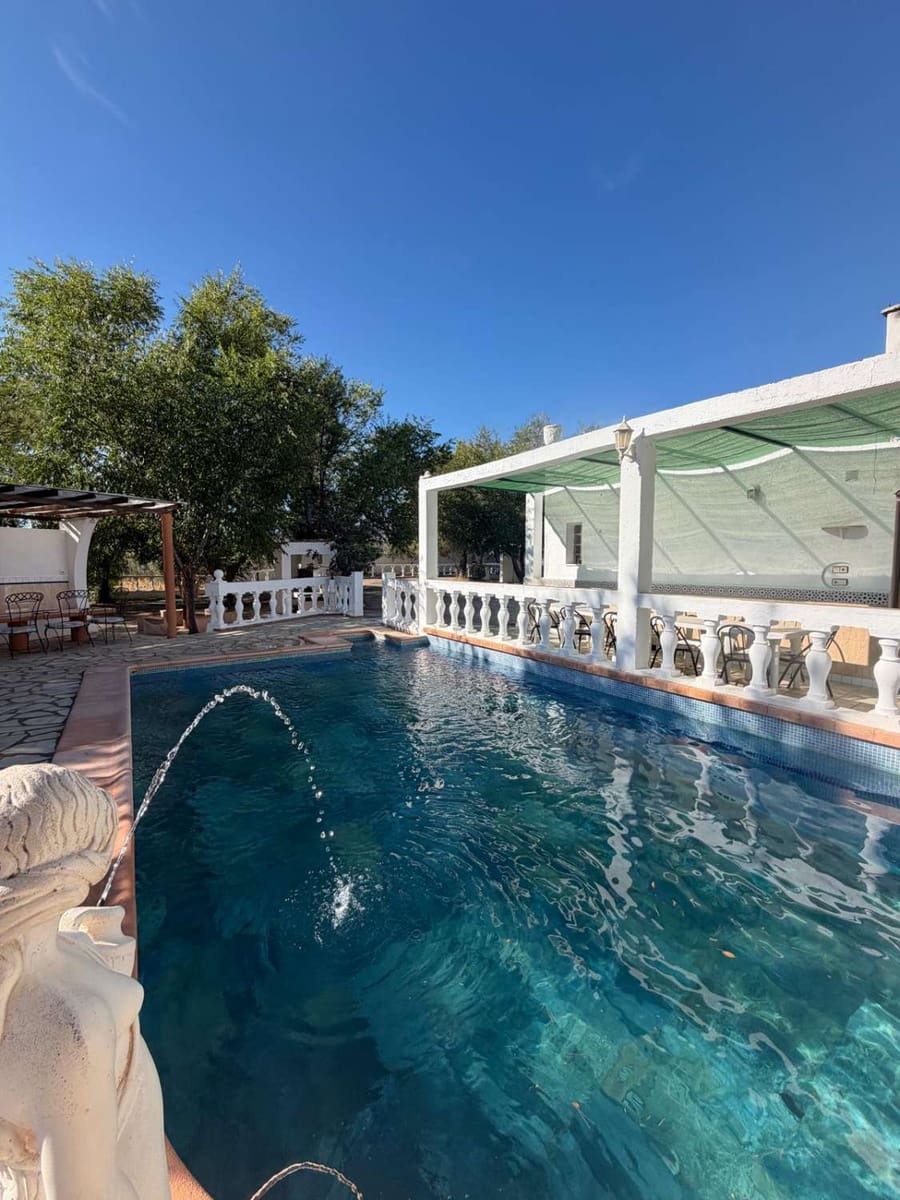7 sovrum Hus till salu i Velez-Rubio med pool - 275 000 € (Ref: 10072415)