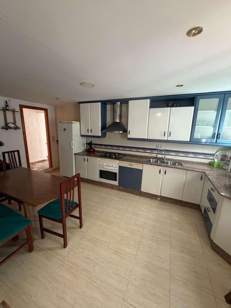 7 bedroom Townhouse for sale in Velez-Rubio with pool garage - € 275,000 (Ref: 10072415)