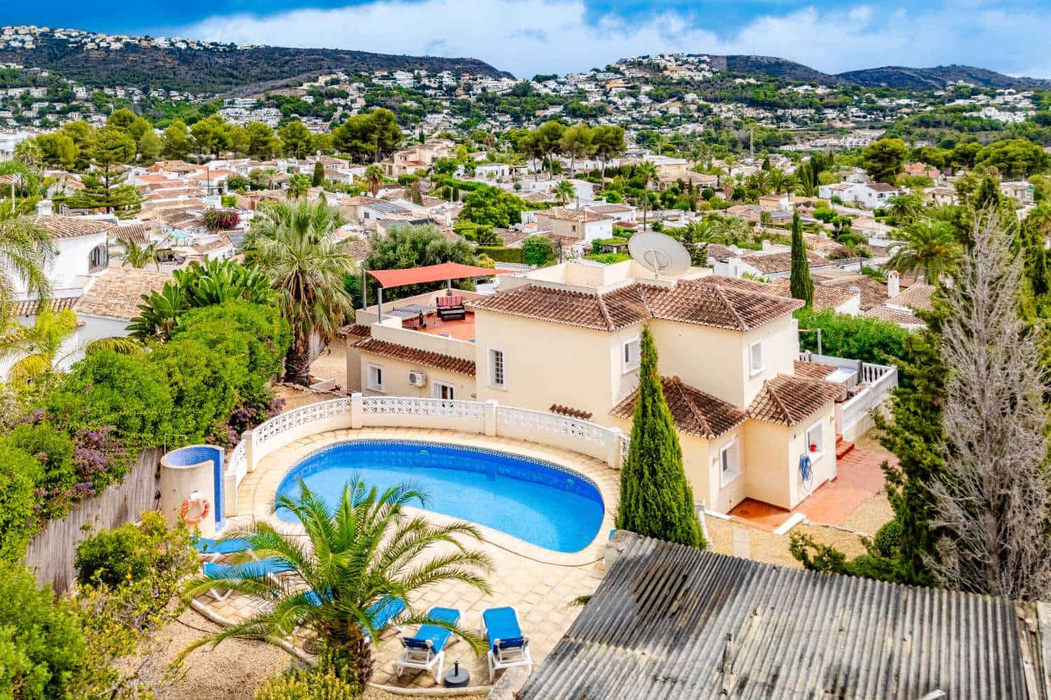 6 slaapkamer Villa te koop in Moraira met zwembad garage - € 799.000 (Ref: 10118801)