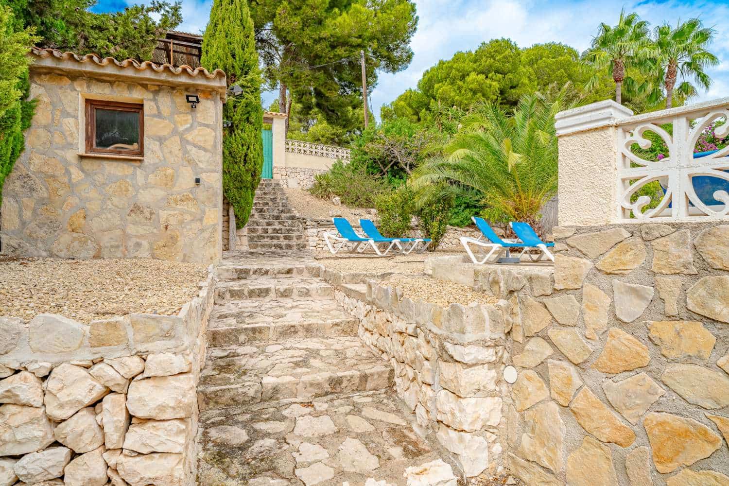 6 slaapkamer Villa te koop in Moraira met zwembad garage - € 799.000 (Ref: 10118801)