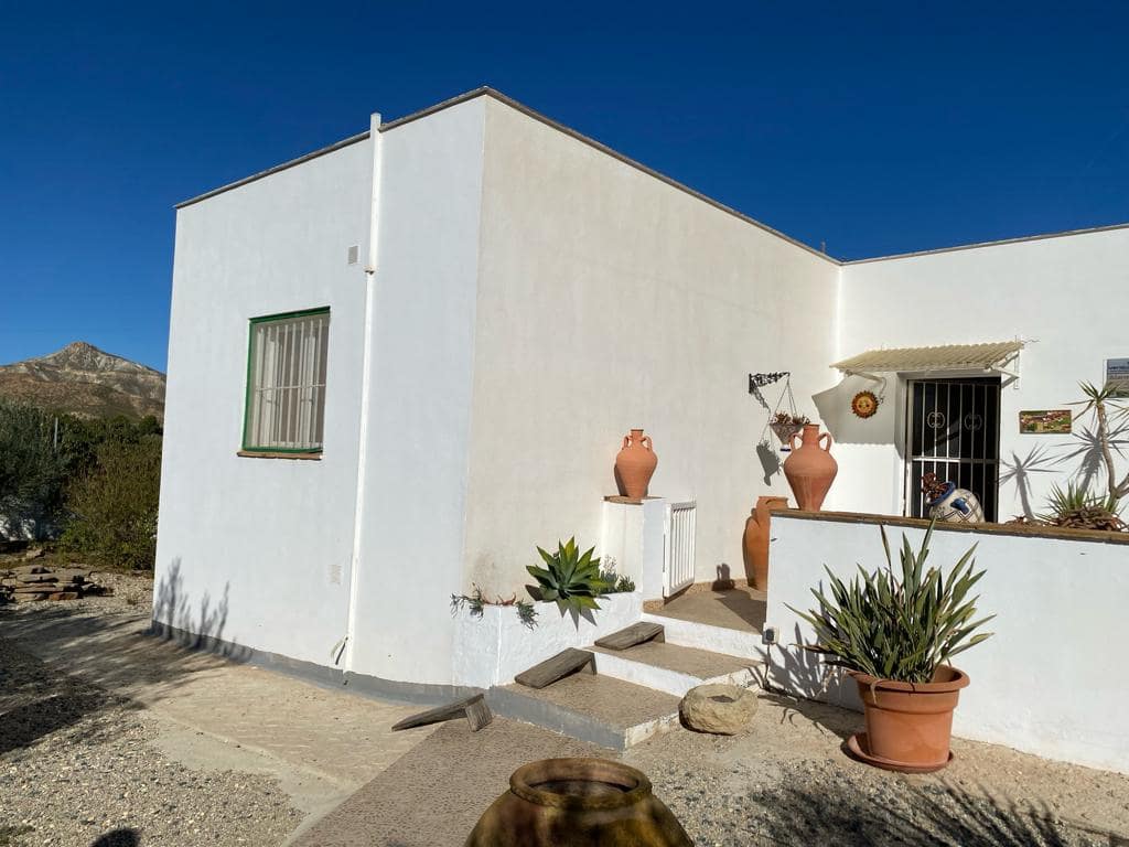 6 soveværelse Villa til salg i Sorbas med swimmingpool - € 199.995 (Ref: 7938171)