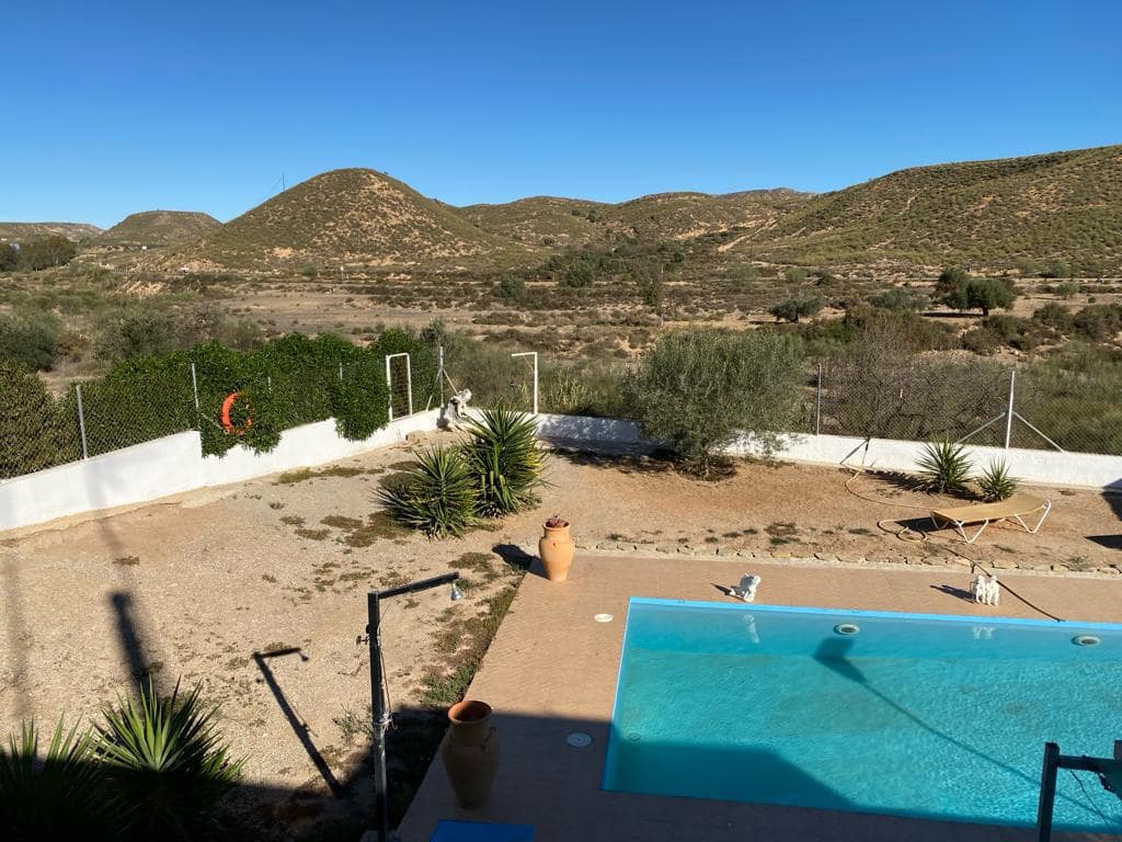 6 soveværelse Villa til salg i Sorbas med swimmingpool - € 199.995 (Ref: 7938171)