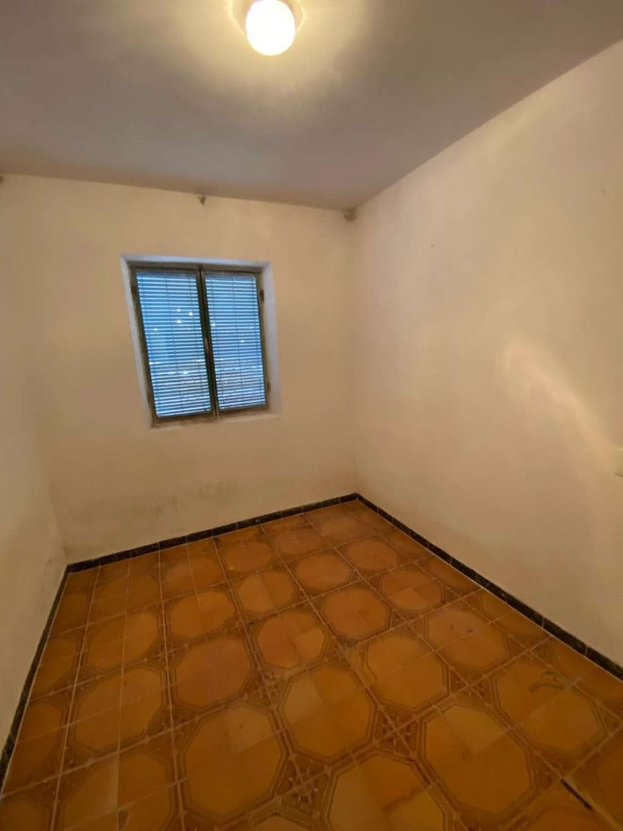 4 soveværelse Finca/Landehus til salg i Cullar med swimmingpool - € 93.000 (Ref: 8068378)