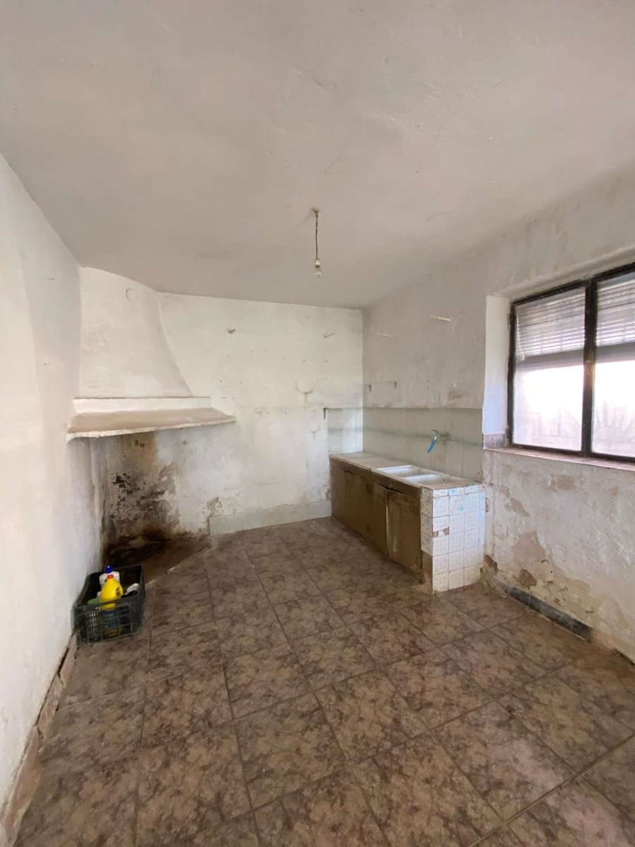 4 soveværelse Finca/Landehus til salg i Cullar med swimmingpool - € 93.000 (Ref: 8068378)