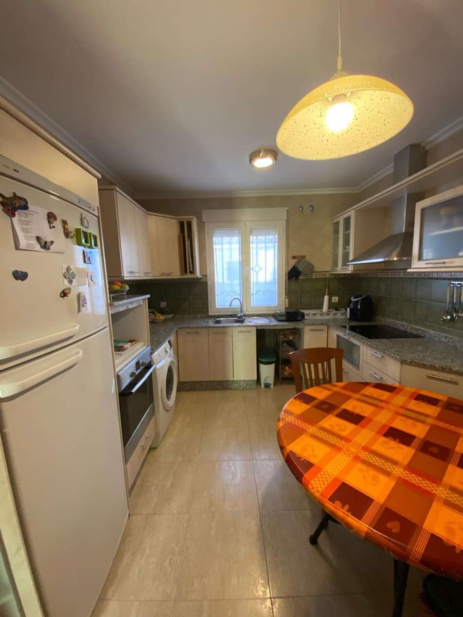 4 soverom Hus til salgs i Baza - € 208 000 (Ref: 8069861)