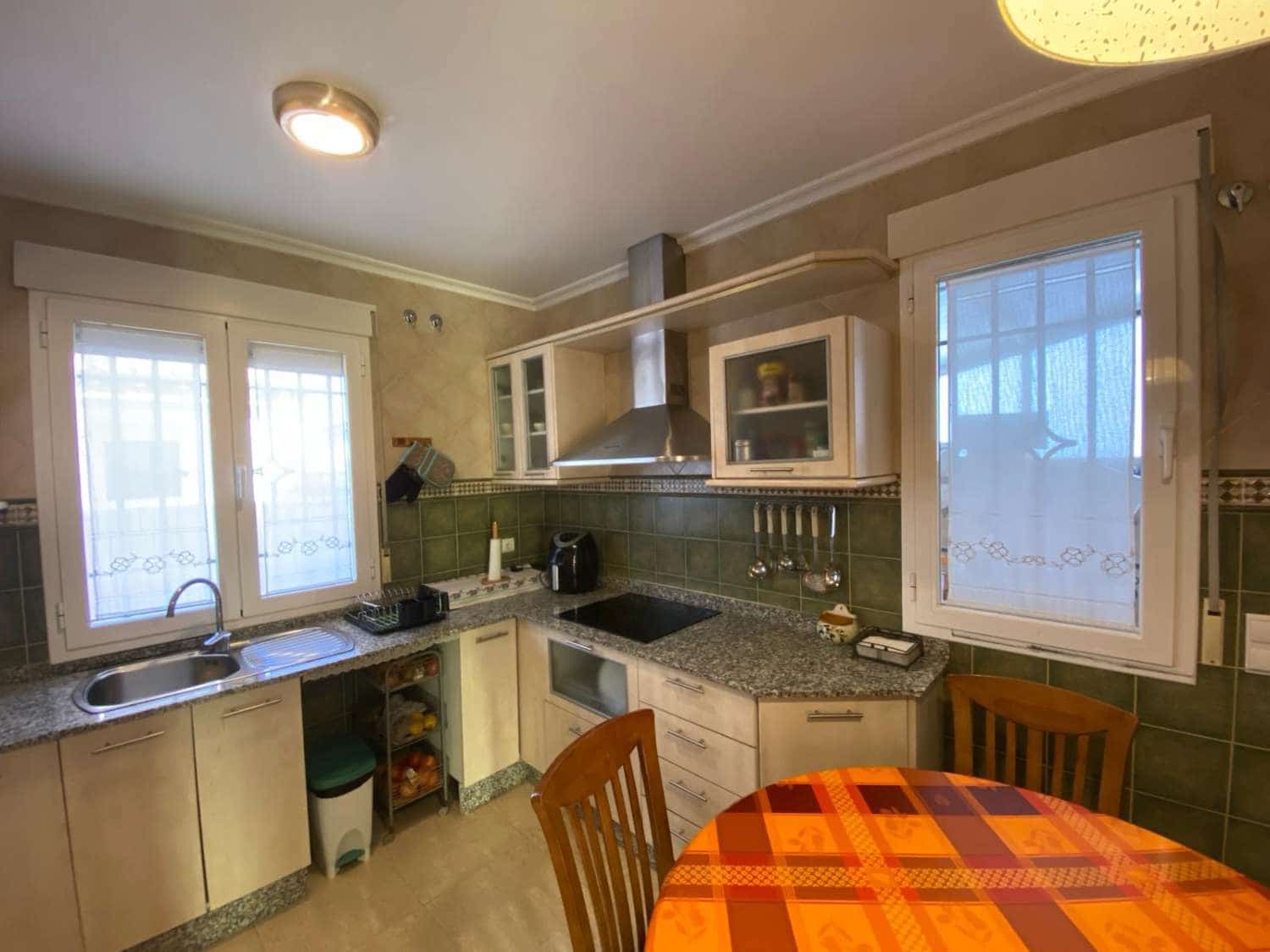 4 soverom Hus til salgs i Baza - € 208 000 (Ref: 8069861)