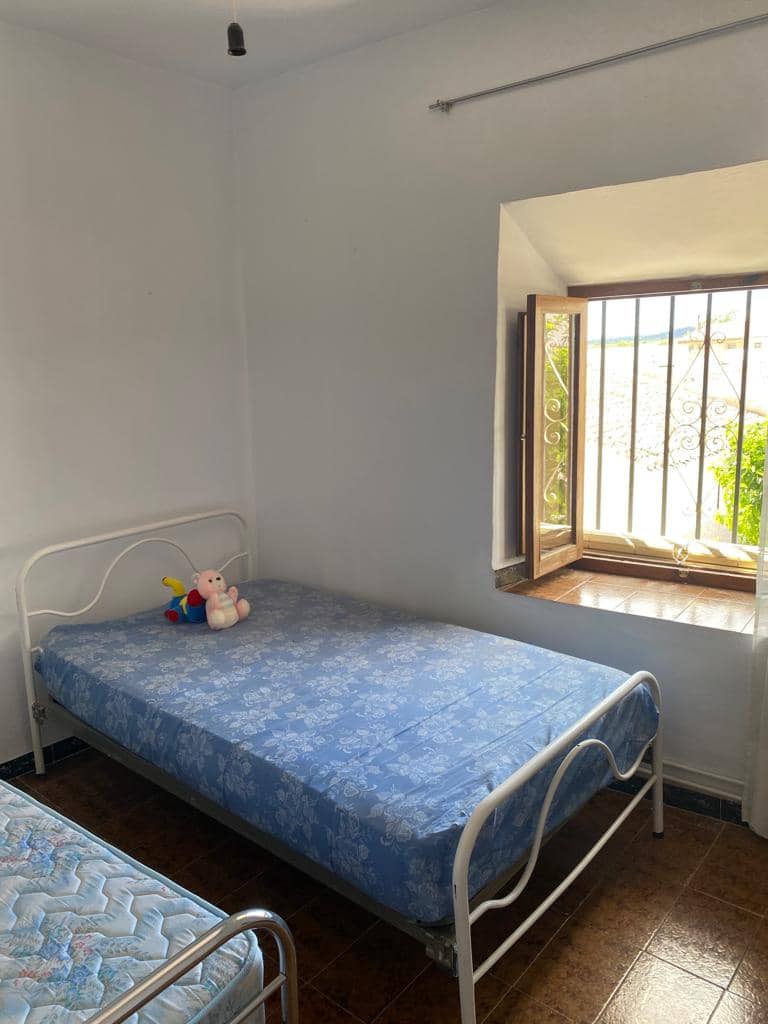 3 soverom Hus til salgs i Cullar - € 44 000 (Ref: 8070324)