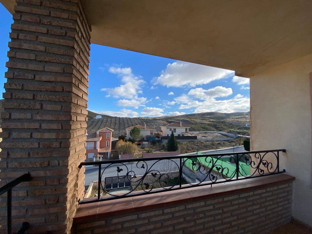 4 soveværelse Byhus til salg i Freila med garage - € 259.950 (Ref: 8070334)