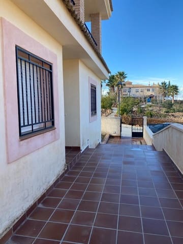 4 soverom Hus til salgs i Freila med garasje - € 259 950 (Ref: 8070334)