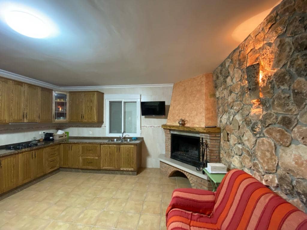 4 soveværelse Byhus til salg i Freila med garage - € 259.950 (Ref: 8070334)