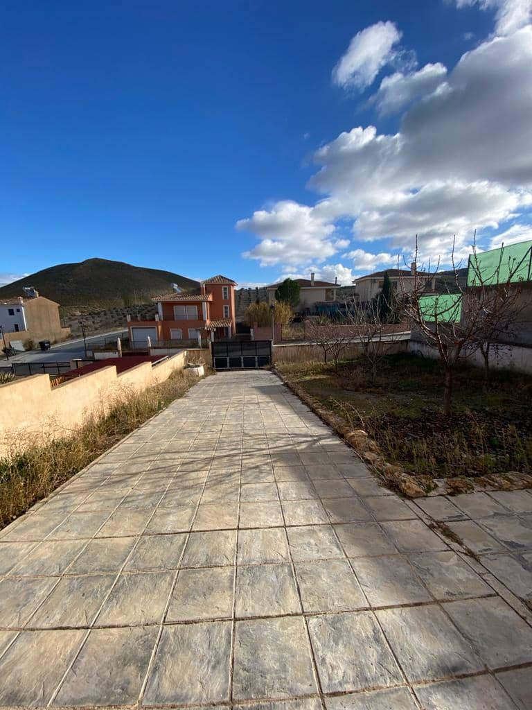 4 soveværelse Byhus til salg i Freila med garage - € 259.950 (Ref: 8070334)