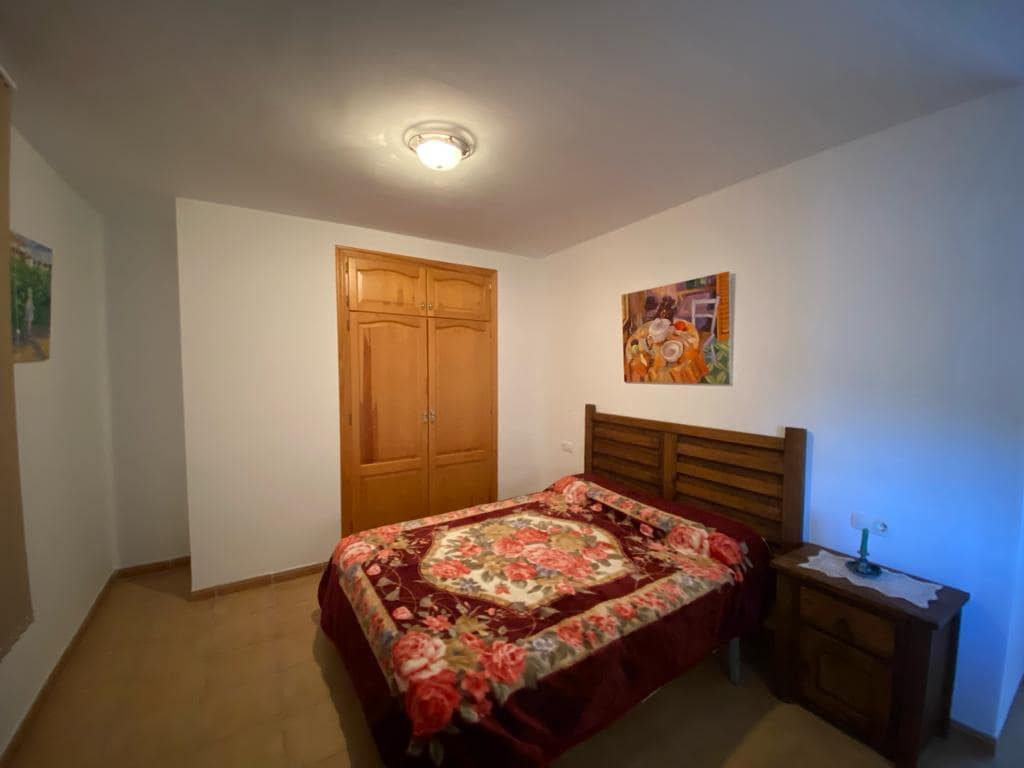 4 soveværelse Byhus til salg i Freila med garage - € 259.950 (Ref: 8070334)