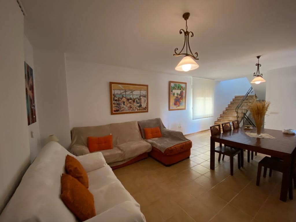 4 soveværelse Byhus til salg i Freila med garage - € 259.950 (Ref: 8070334)