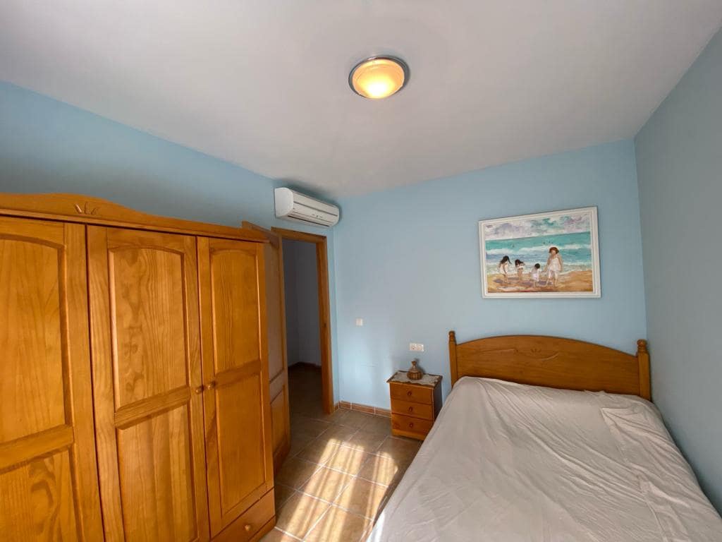 4 soveværelse Byhus til salg i Freila med garage - € 259.950 (Ref: 8070334)