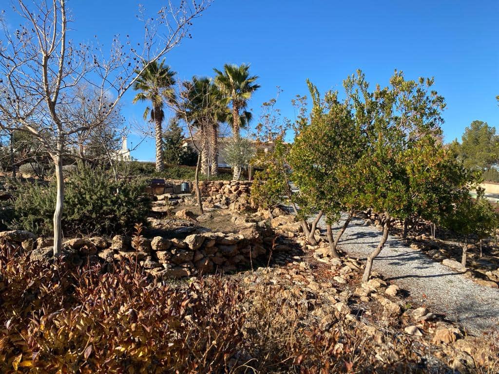 4 soveværelse Byhus til salg i Freila med garage - € 259.950 (Ref: 8070334)