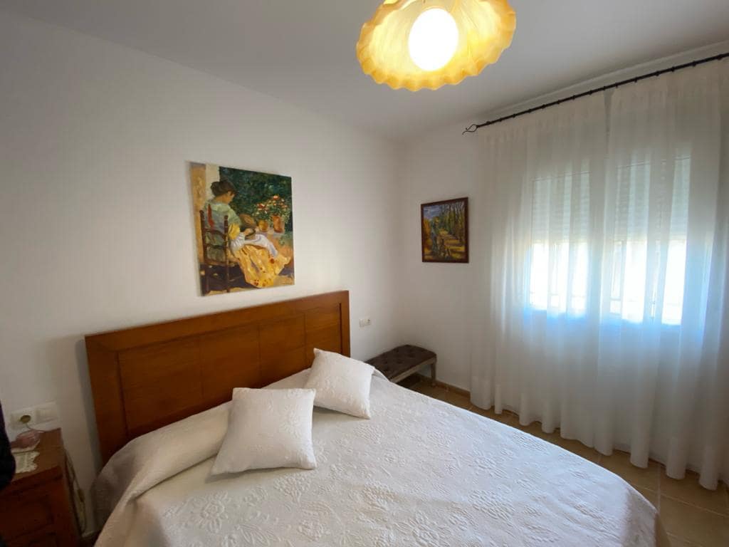 4 soveværelse Byhus til salg i Freila med garage - € 259.950 (Ref: 8070334)