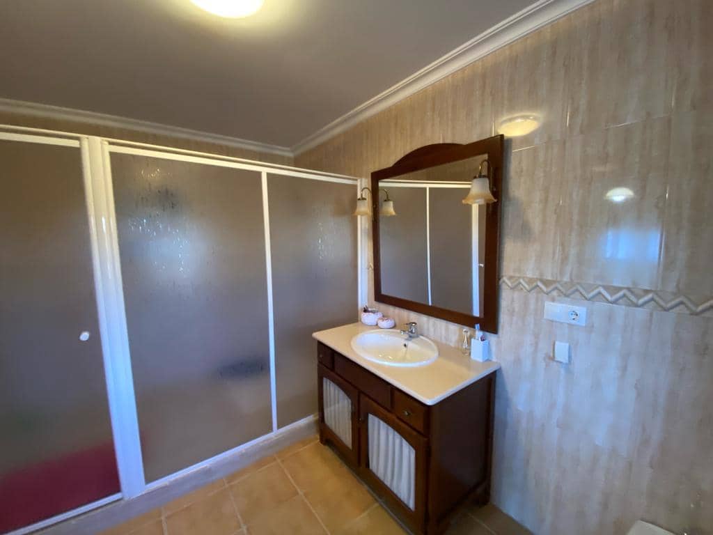 4 soveværelse Byhus til salg i Freila med garage - € 259.950 (Ref: 8070334)