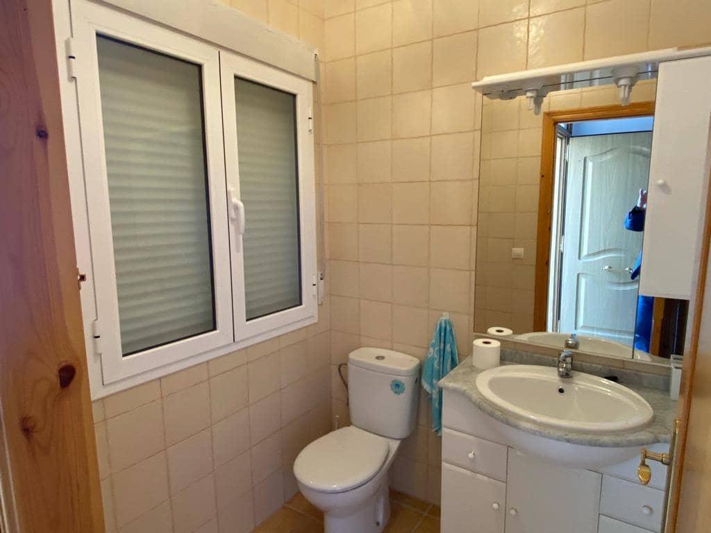 4 soveværelse Byhus til salg i Freila med garage - € 259.950 (Ref: 8070334)