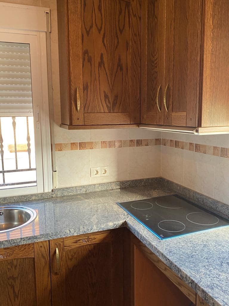 4 soveværelse Byhus til salg i Freila med garage - € 259.950 (Ref: 8070334)