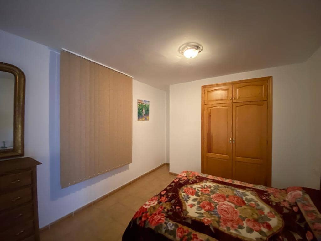 4 soveværelse Byhus til salg i Freila med garage - € 259.950 (Ref: 8070334)