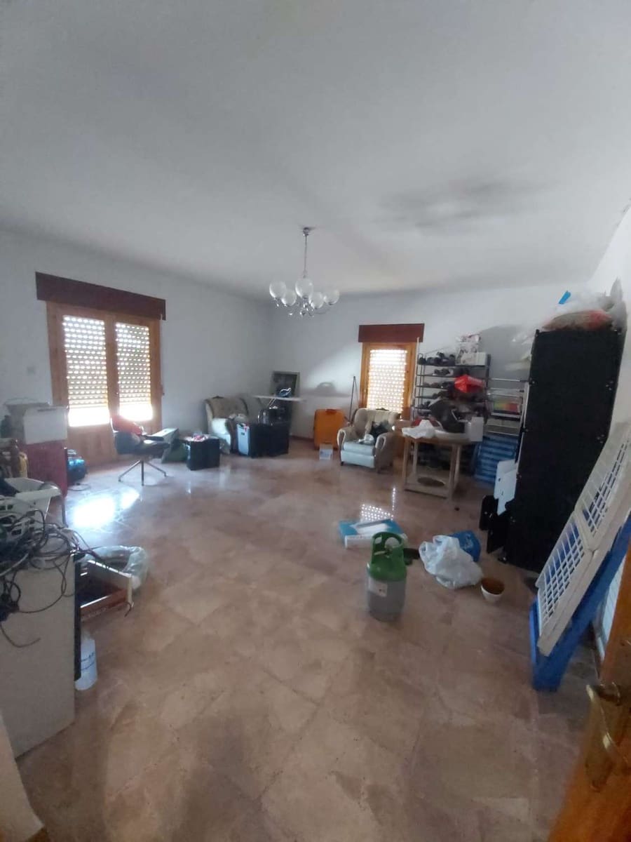 10 soverom Hus til salgs i Benamaurel med garasje - € 400 000 (Ref: 8210984)