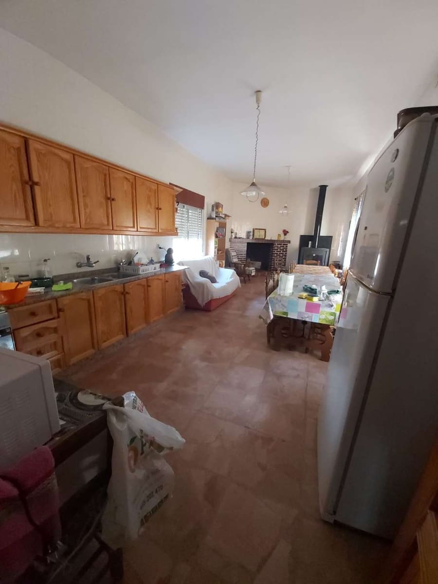 10 soverom Hus til salgs i Benamaurel med garasje - € 400 000 (Ref: 8210984)