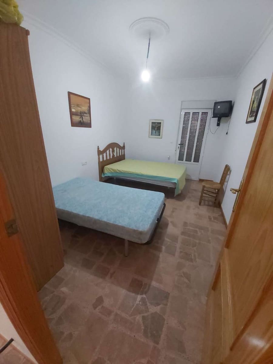 10 soverom Hus til salgs i Benamaurel med garasje - € 400 000 (Ref: 8210984)