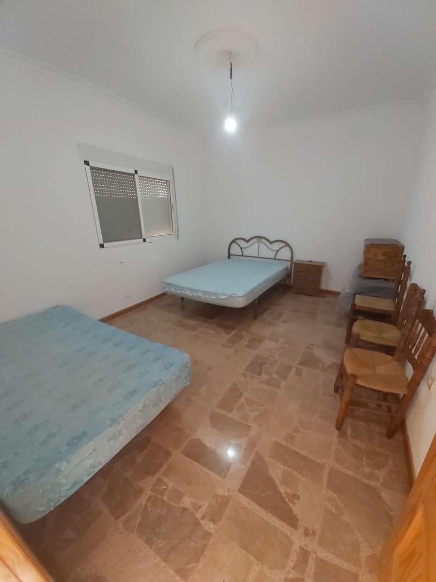 10 soverom Hus til salgs i Benamaurel med garasje - € 400 000 (Ref: 8210984)