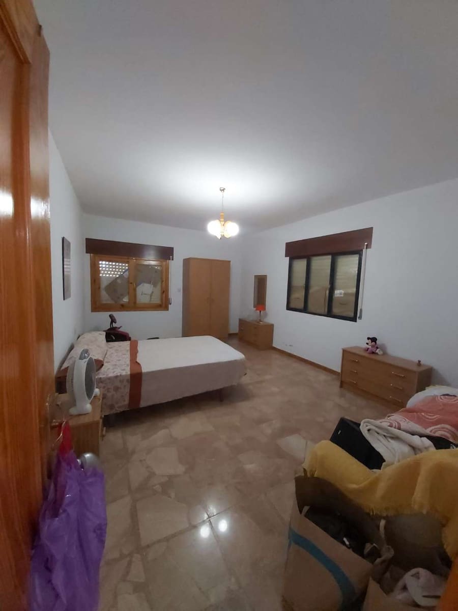 10 soverom Hus til salgs i Benamaurel med garasje - € 400 000 (Ref: 8210984)