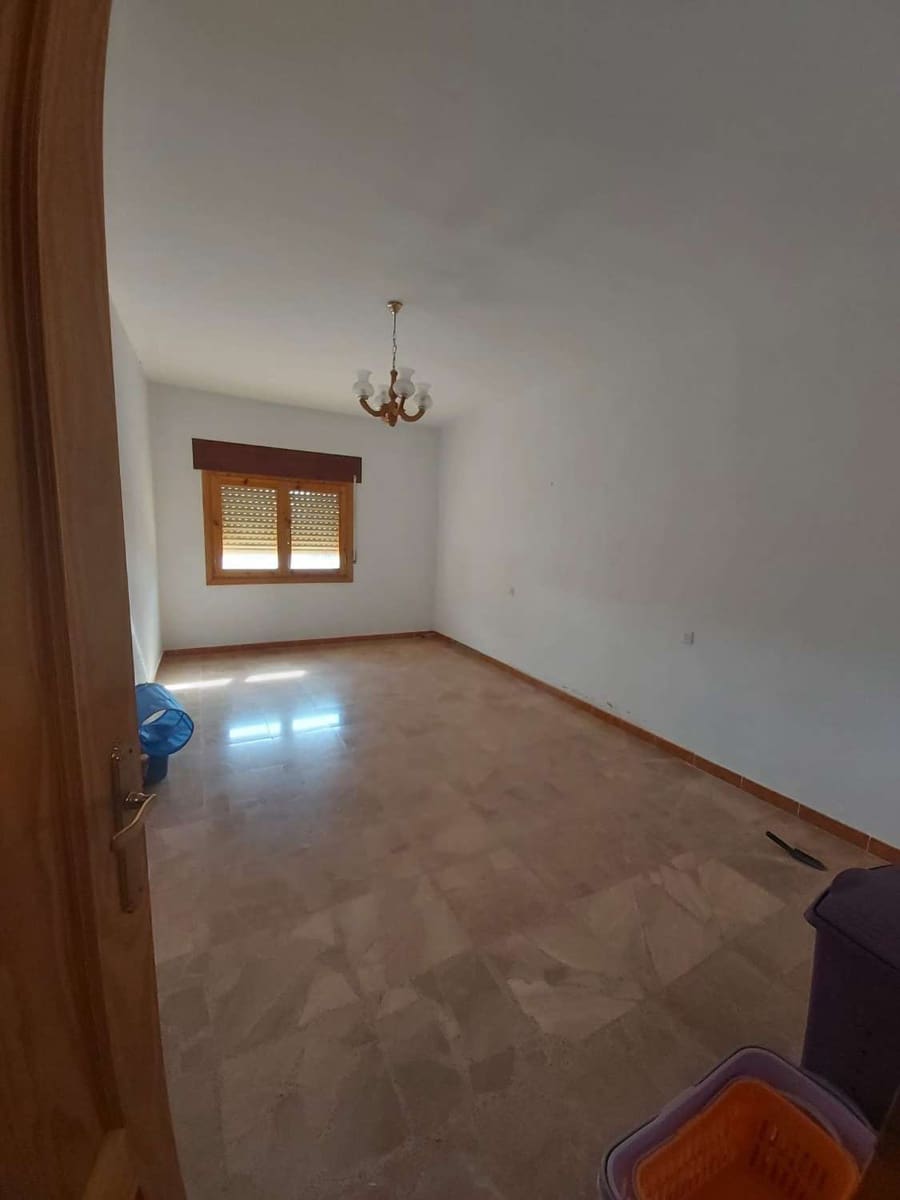 10 soverom Hus til salgs i Benamaurel med garasje - € 400 000 (Ref: 8210984)