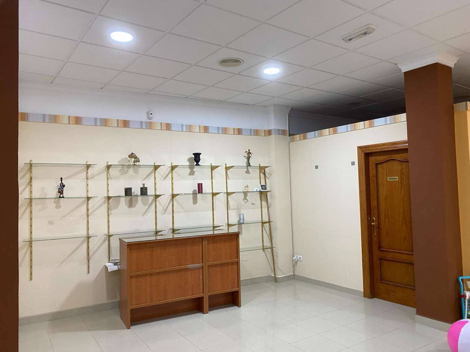 Erhverv til leje i Velez-Rubio - € 500 (Ref: 8210988)