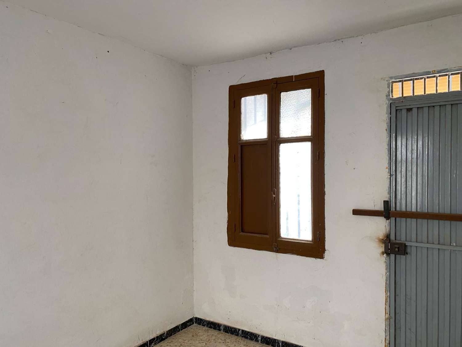 Erhverv til leje i Velez-Rubio - € 500 (Ref: 8210988)