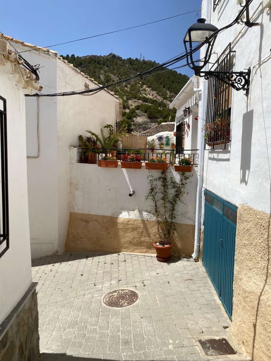 3 soverom Hus til salgs i Velez-Blanco - € 35 000 (Ref: 8319122)