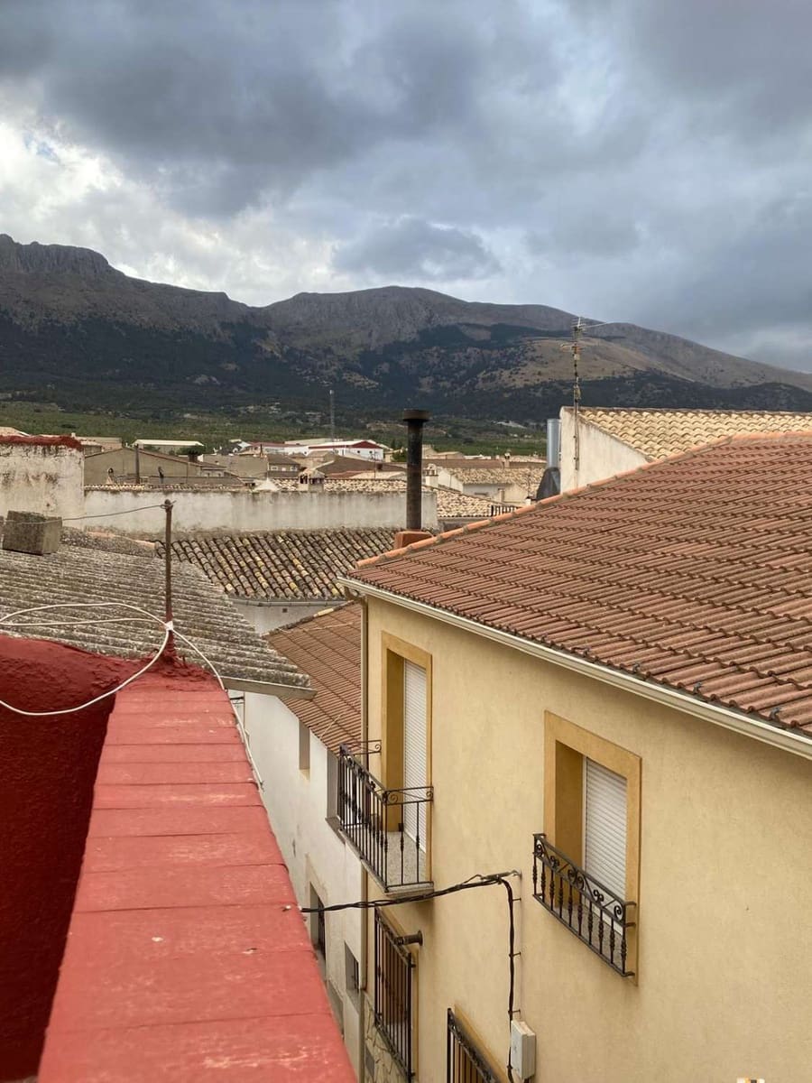 3 soveværelse Byhus til salg i Maria med garage - € 60.000 (Ref: 8406998)