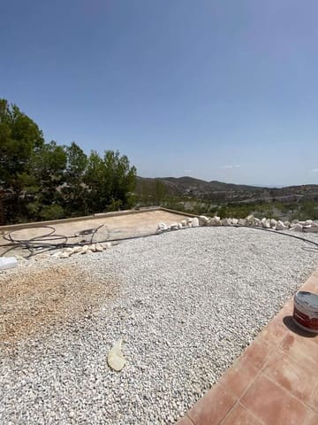 5 bedroom Villa for sale in Puerto Lumbreras with pool - € 289,000 (Ref: 8454495)