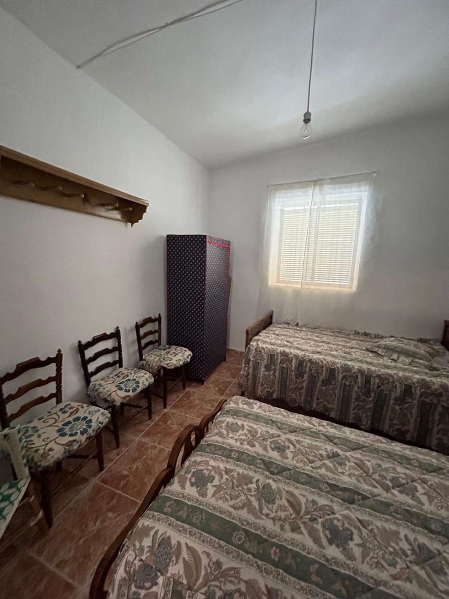 5 soverom Hus til salgs i Oria - € 80 000 (Ref: 8484464)