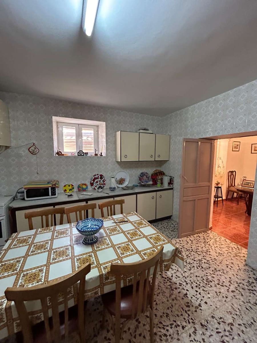 5 soverom Hus til salgs i Oria - € 80 000 (Ref: 8484464)