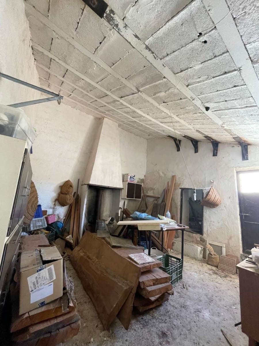 5 slaapkamer Huis te koop in Velez-Blanco - € 75.000 (Ref: 8597114)