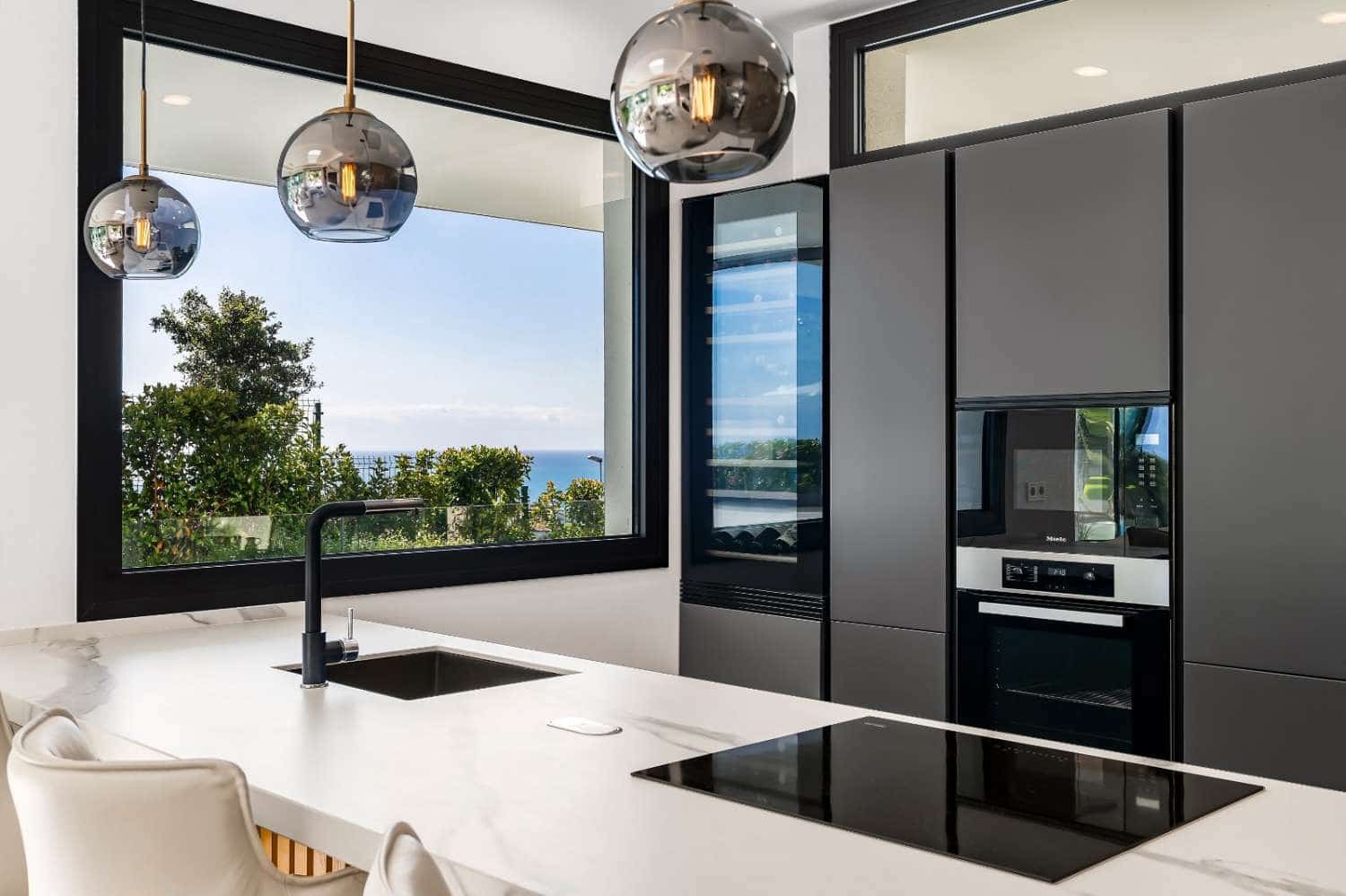 Chalet de 4 habitaciones en Marbella en venta con garaje - 3.650.000 € (Ref: 8902010)