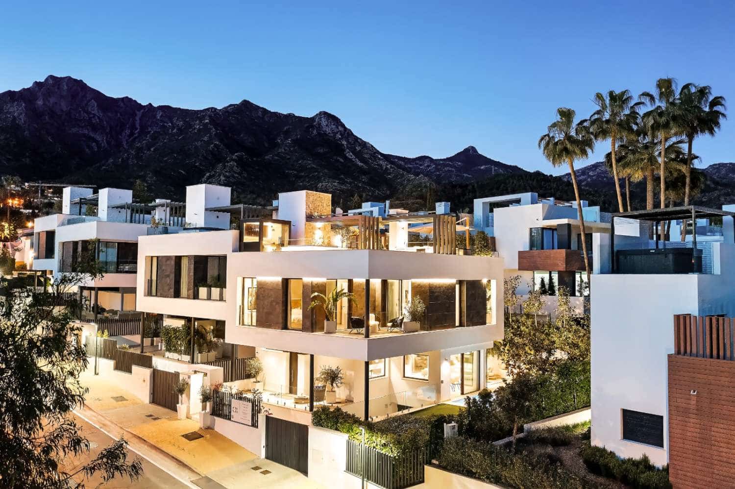 Chalet de 4 habitaciones en Marbella en venta con garaje - 3.650.000 € (Ref: 8902010)