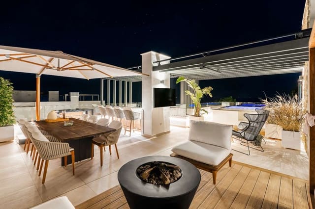 Chalet de 4 habitaciones en Marbella en venta con garaje - 3.650.000 € (Ref: 8902010)