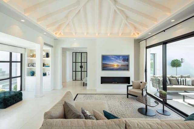 4 sypialnia Bungalow na sprzedaż w Marbella z basenem garażem - 3 400 000 € (Ref: 8902011)