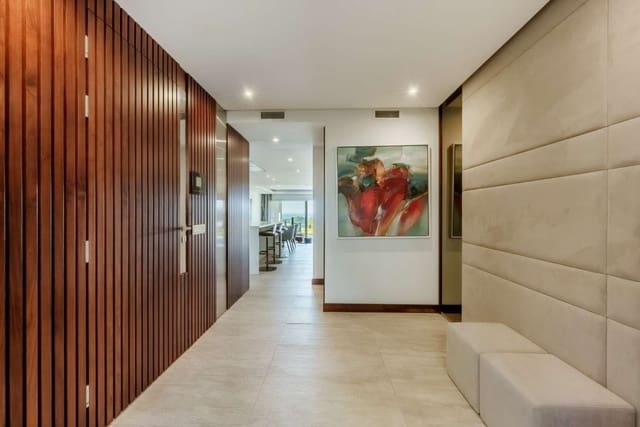 3 sovrum Hus till salu i Bahía de Marbella, Marbella med pool - 2 300 000 € (Ref: 8905116)