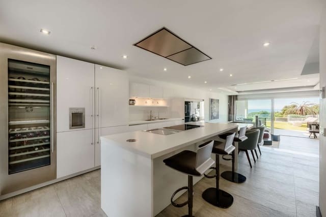 3 sovrum Hus till salu i Bahía de Marbella, Marbella med pool - 2 300 000 € (Ref: 8905116)