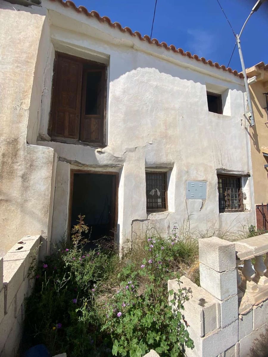 4 sovrum Semi-fristående Villa till salu i Henares - 24 995 € (Ref: 8928499)