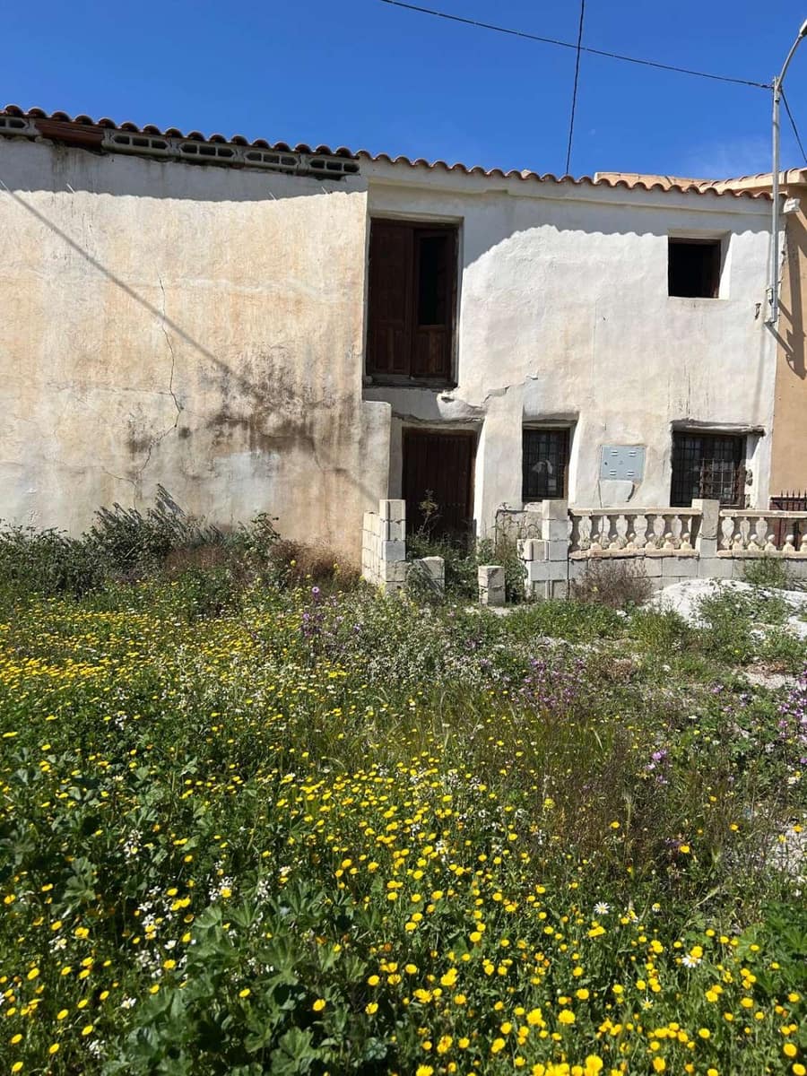 4 sovrum Semi-fristående Villa till salu i Henares - 24 995 € (Ref: 8928499)